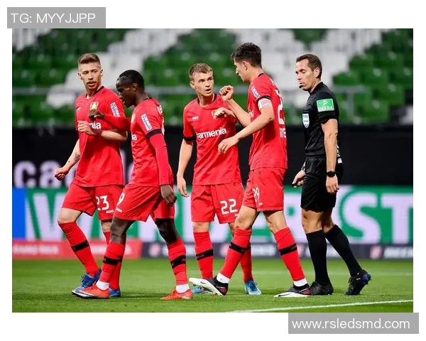 德甲精彩对决拜仁绝杀那不勒斯引发转会热议与全场欢呼