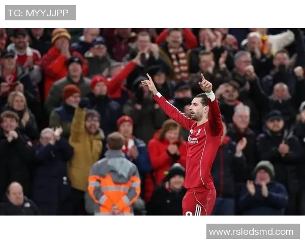 西甲激战曼城大胜利物浦补时进球点燃全场气氛与转会传闻交织