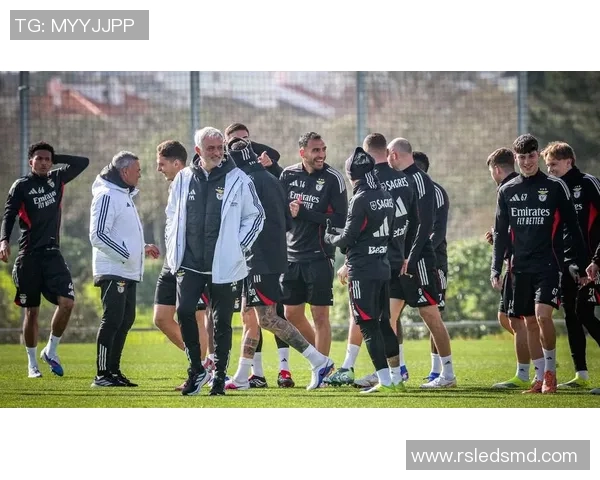 意甲激战本菲卡与切尔西战成平局补时进球引发全场狂欢战术分析详解