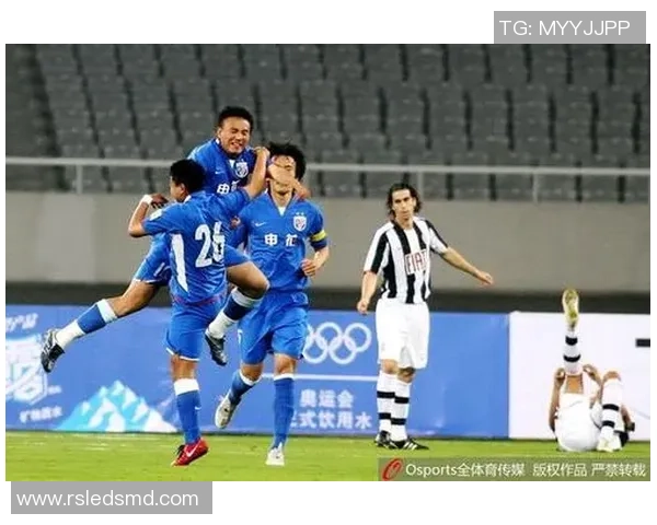 中超经典对决尤文图斯逆转拜仁引发全场狂欢精彩瞬间回顾