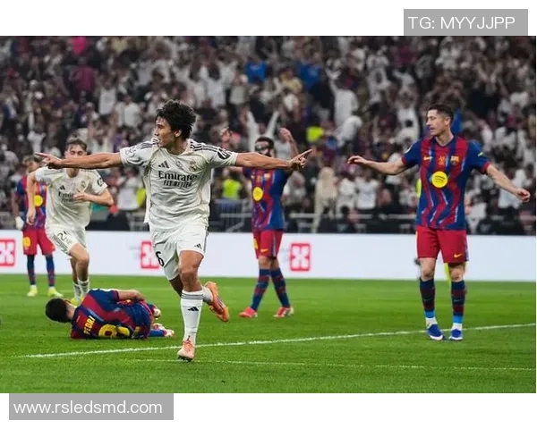 英超经典对决AC米兰与皇马激战成和冷门瞬间引发全场热议